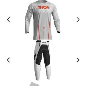 T-shirt size L-G , pants size 34. Everything completely new without use